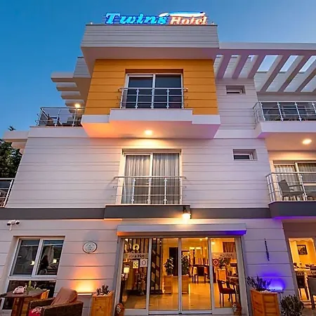 Twins Otel 3*