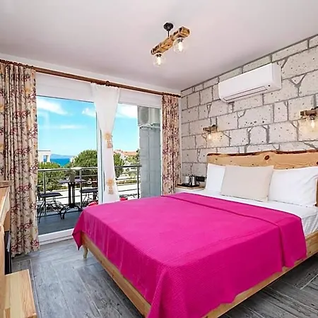 Twins Otel Çeşme