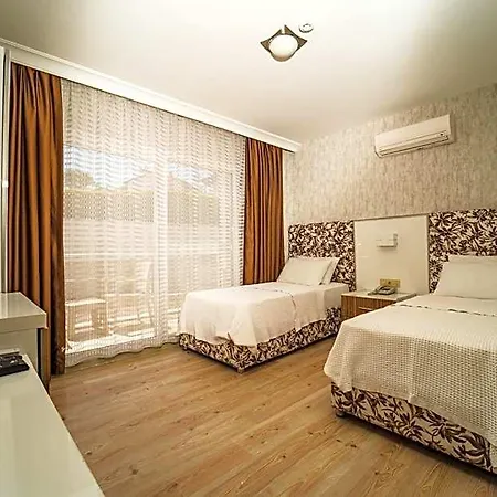 Otel Twins 3*