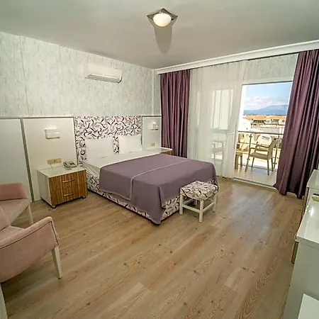 Twins Çeşme
